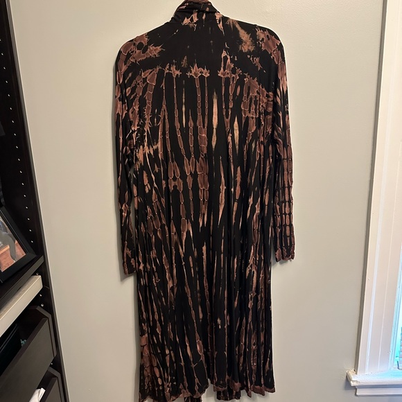 Tie dye long cardigan. Stretchy jersey.  Looks great with black t and tights. - Picture 2 of 3